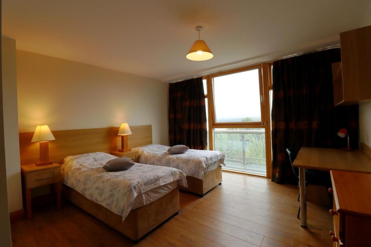 St Angela'S Lakeside Aparthotel Sala Sligo Exterior foto